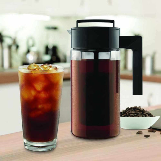 900ml glass cold brew coffee maker with airtight seal and silicone handle
